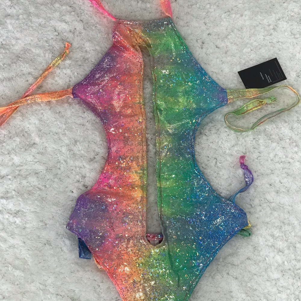 Multicolor holographic cut out front monokini